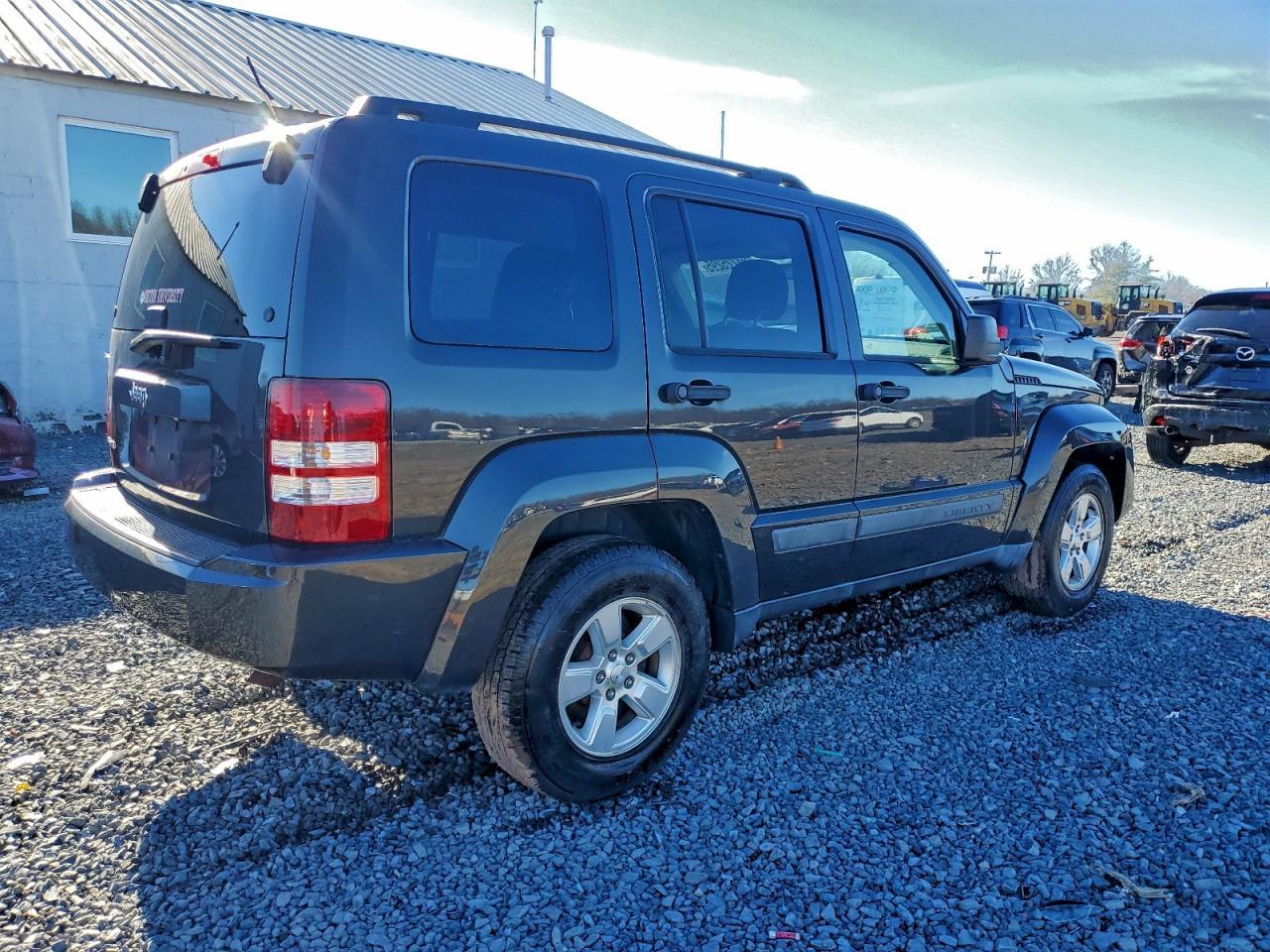 2011 Jeep Liberty Sport - Фото 3