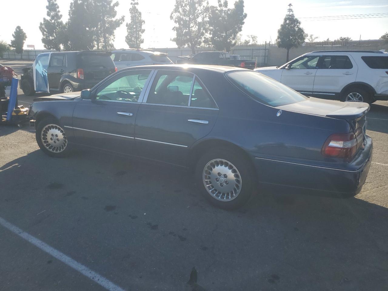 2000 Infiniti Q45 Base - Фото 2