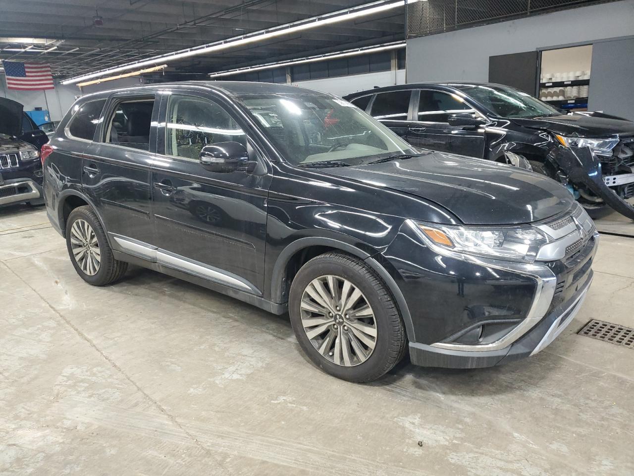 2020 Mitsubishi Outlander Se - Фото 4