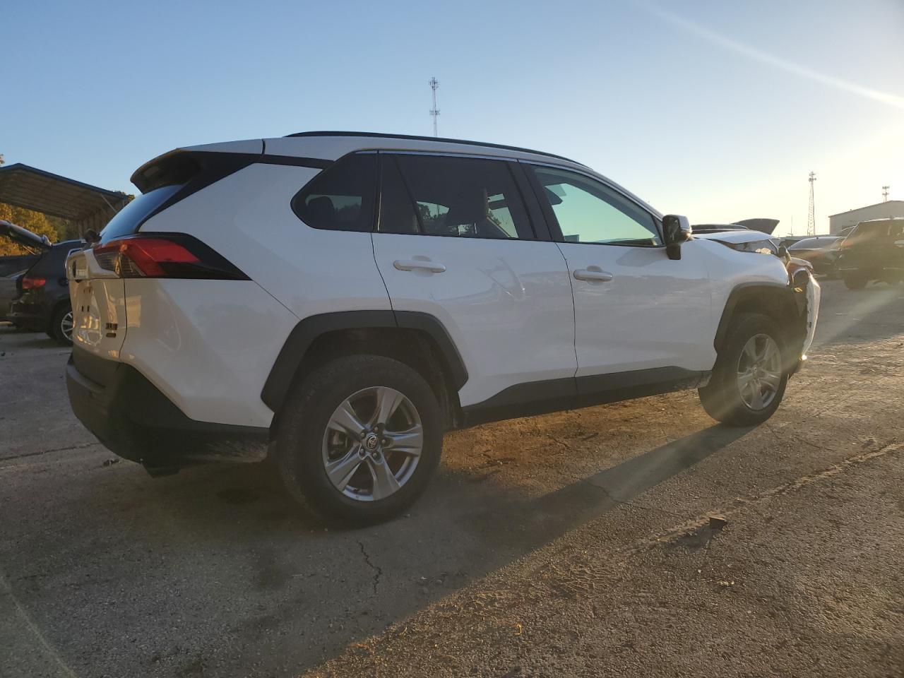 2024 Toyota Rav4 Xle - Фото 3