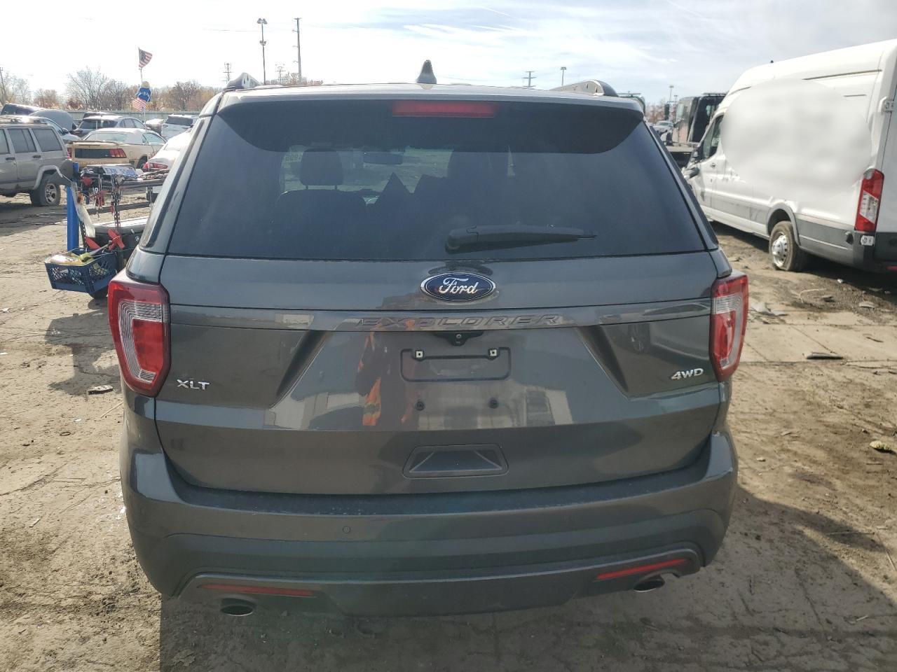 2017 Ford Explorer Xlt - Image 6