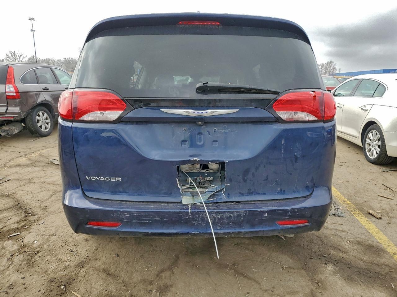 2020 Chrysler Voyager Lxi - Фото 6