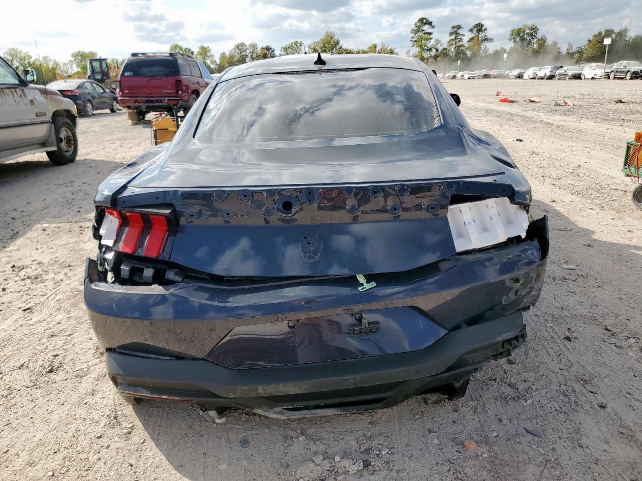 2024 Ford Mustang Dark Horse - Image 6
