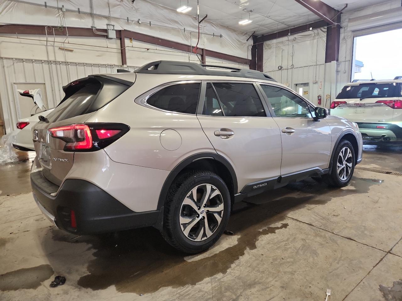 2020 Subaru Outback Limited - Фото 3