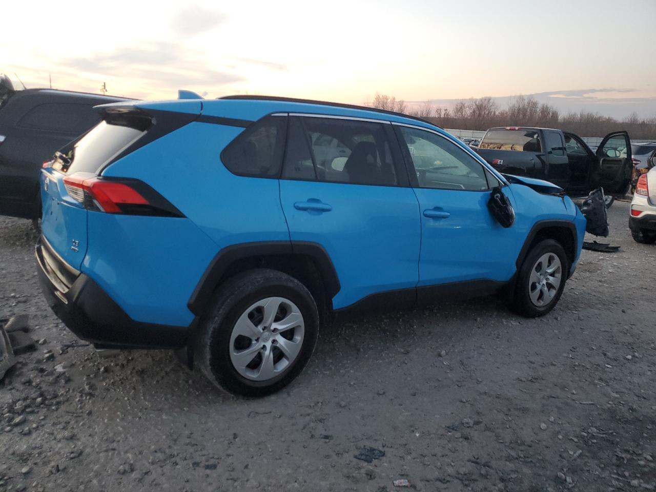 2021 Toyota Rav4 Le - Фото 3