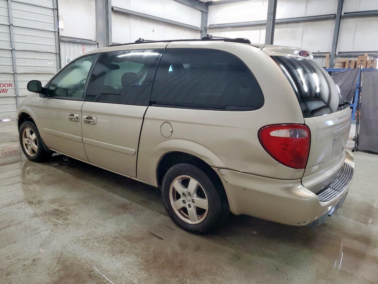 2005 Dodge Grand Caravan Sxt - Image 2