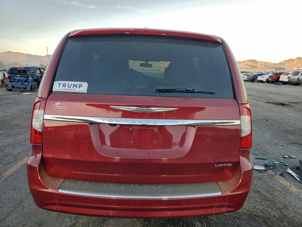 2012 Chrysler Town & Country Limited - Фото 6