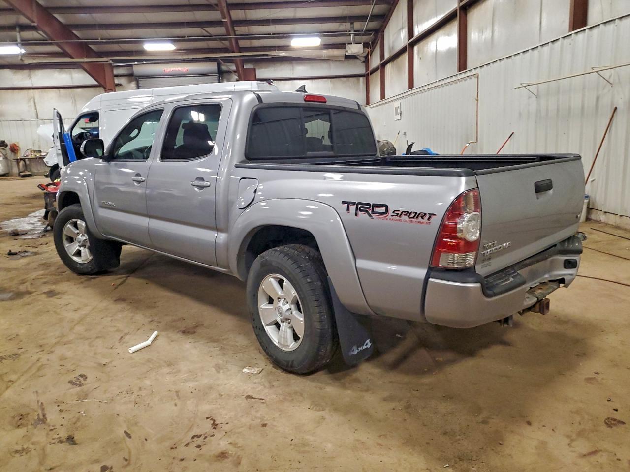 2015 Toyota Tacoma Double Cab - Фото 2