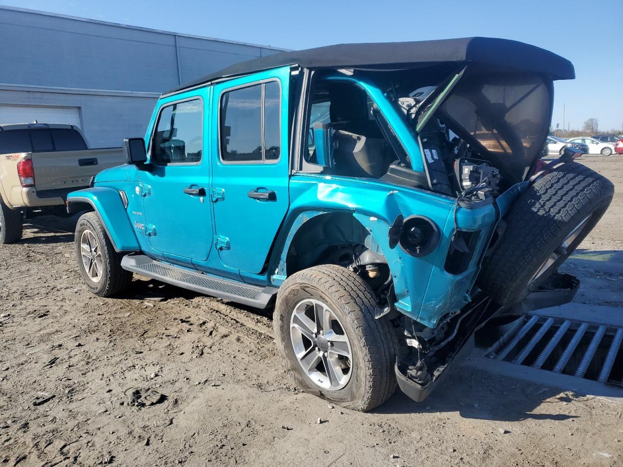 2020 Jeep Wrangler Unlimited Sahara - Фото 2