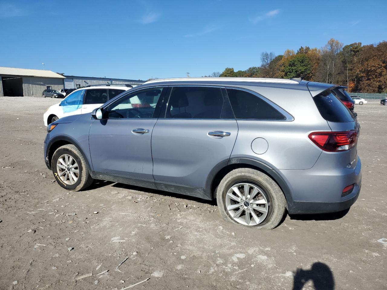 2020 Kia Sorento L - Image 2