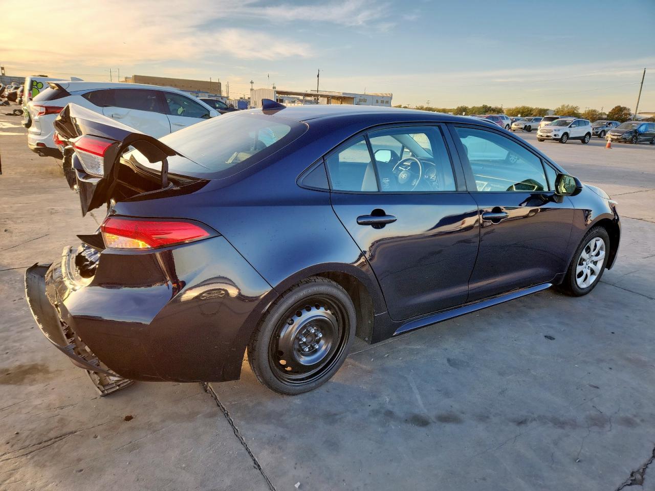 2022 Toyota Corolla Le - Фото 3