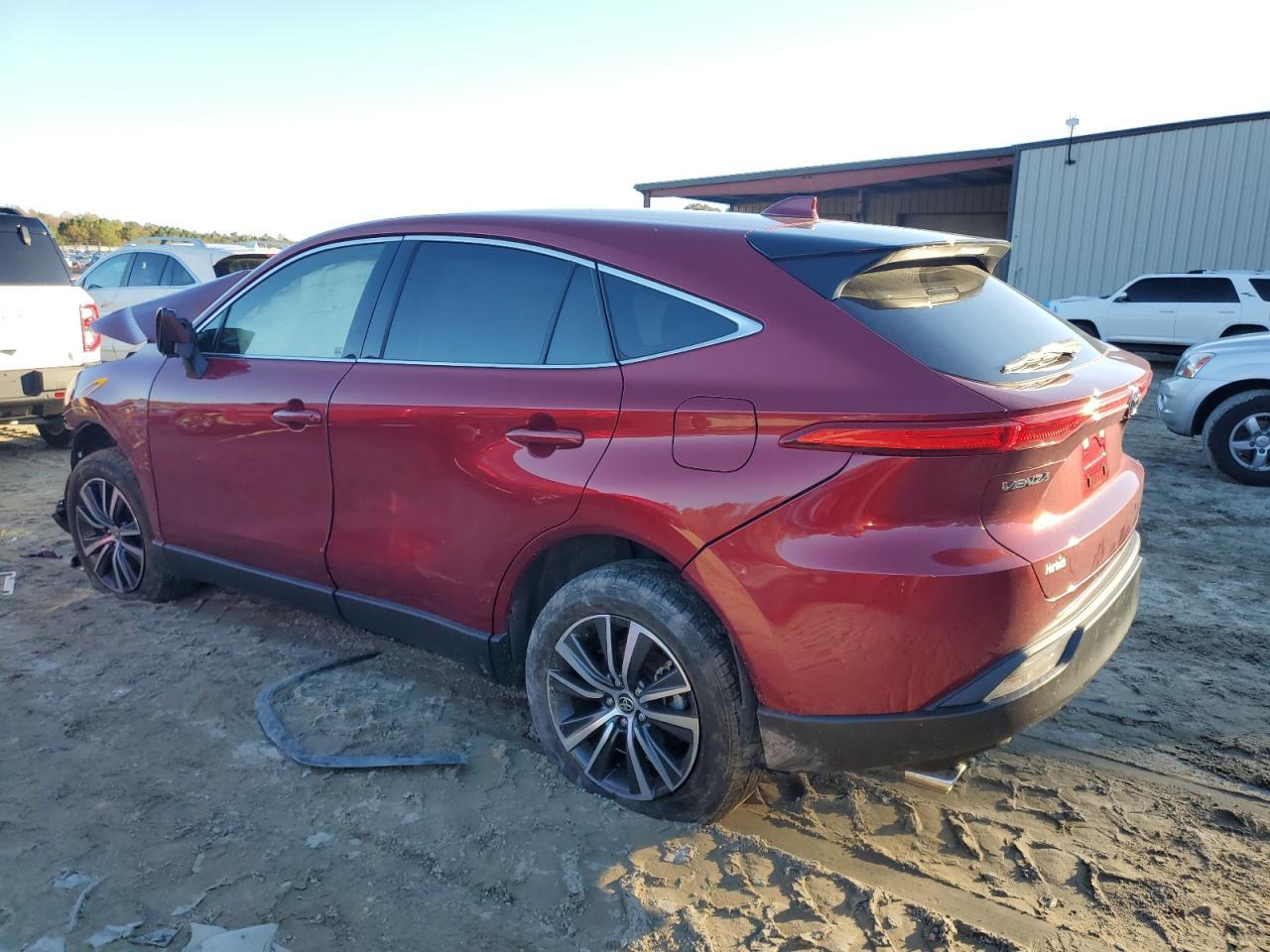 2022 Toyota Venza Le - Image 2