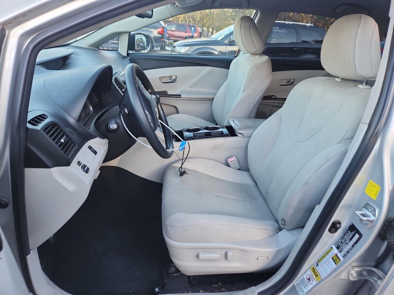 2010 Toyota Venza - Image 7