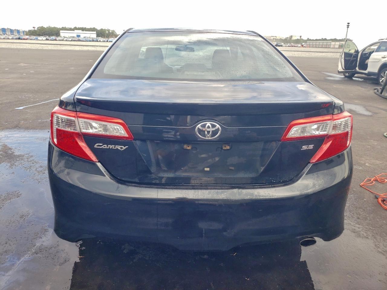 2012 Toyota Camry - Image 6