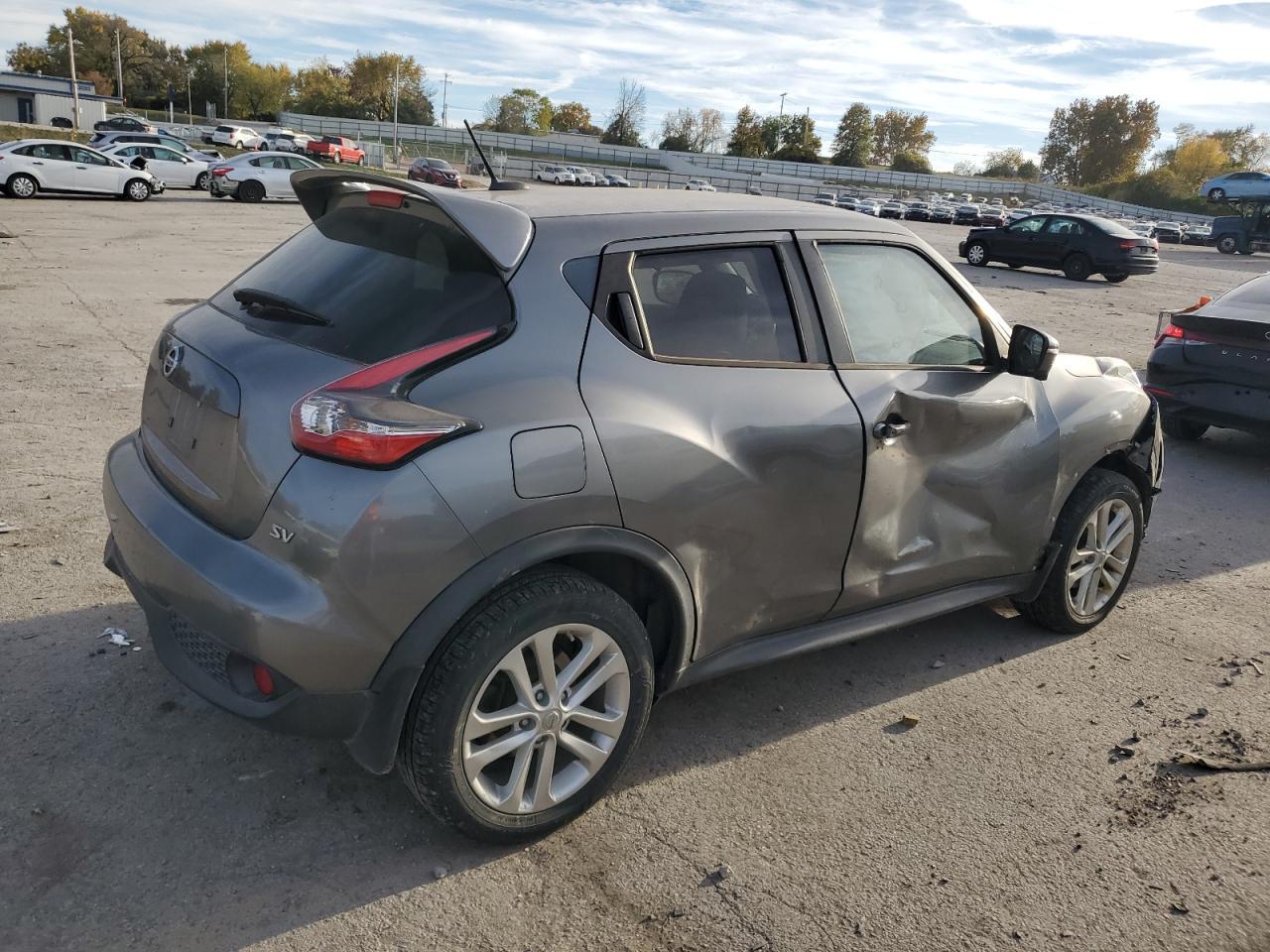 2015 Nissan Juke S - Фото 3