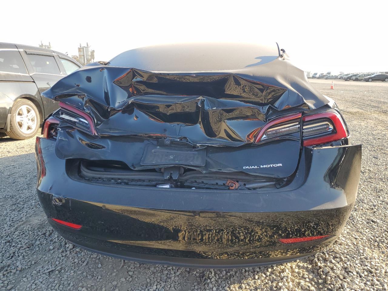 2022 Tesla Model 3 - Фото 6