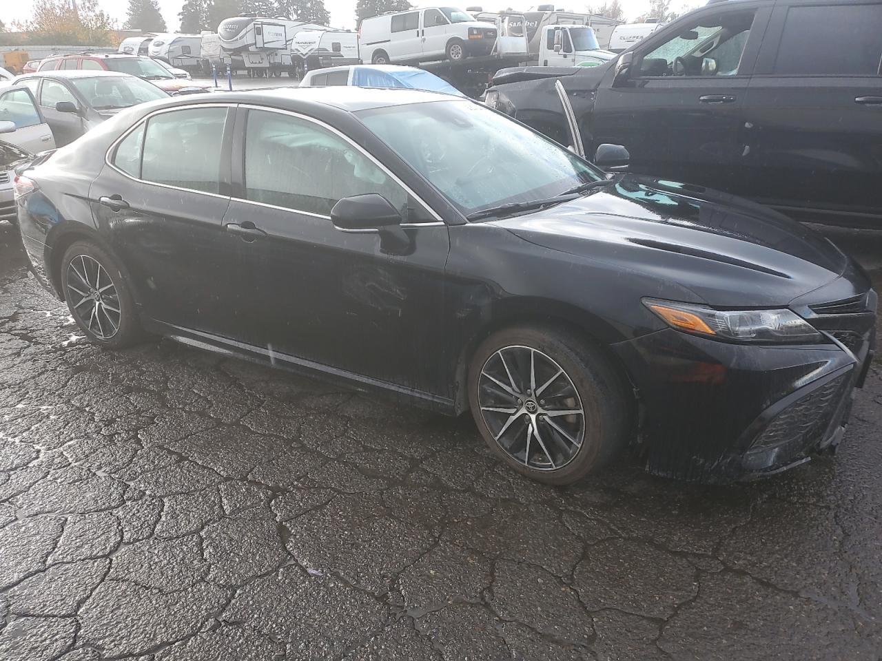 2021 Toyota Camry - Image 4