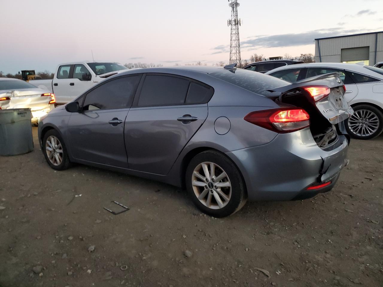 2017 Kia Forte Lx - Фото 2