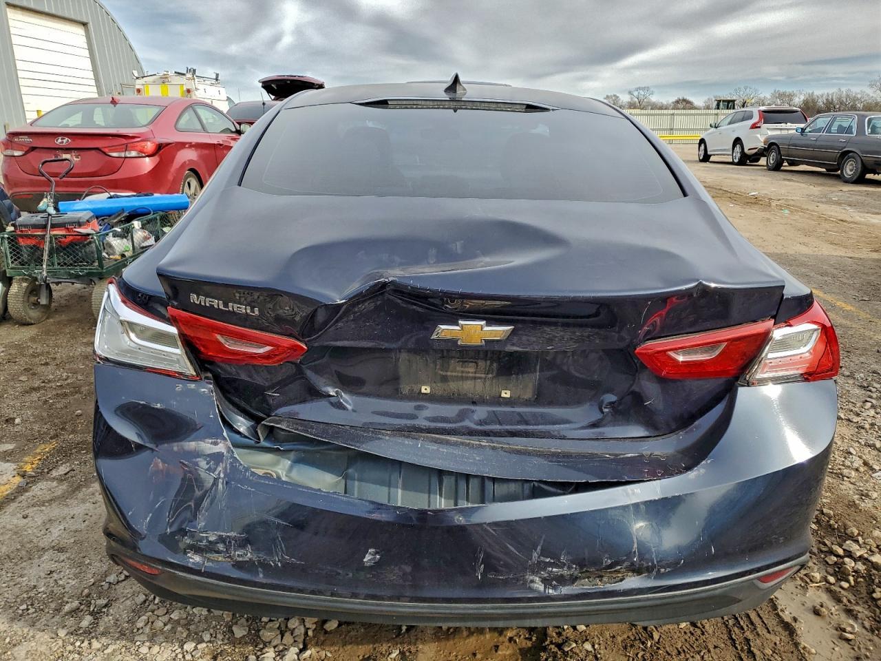 2017 Chevrolet Malibu Ls - Фото 6
