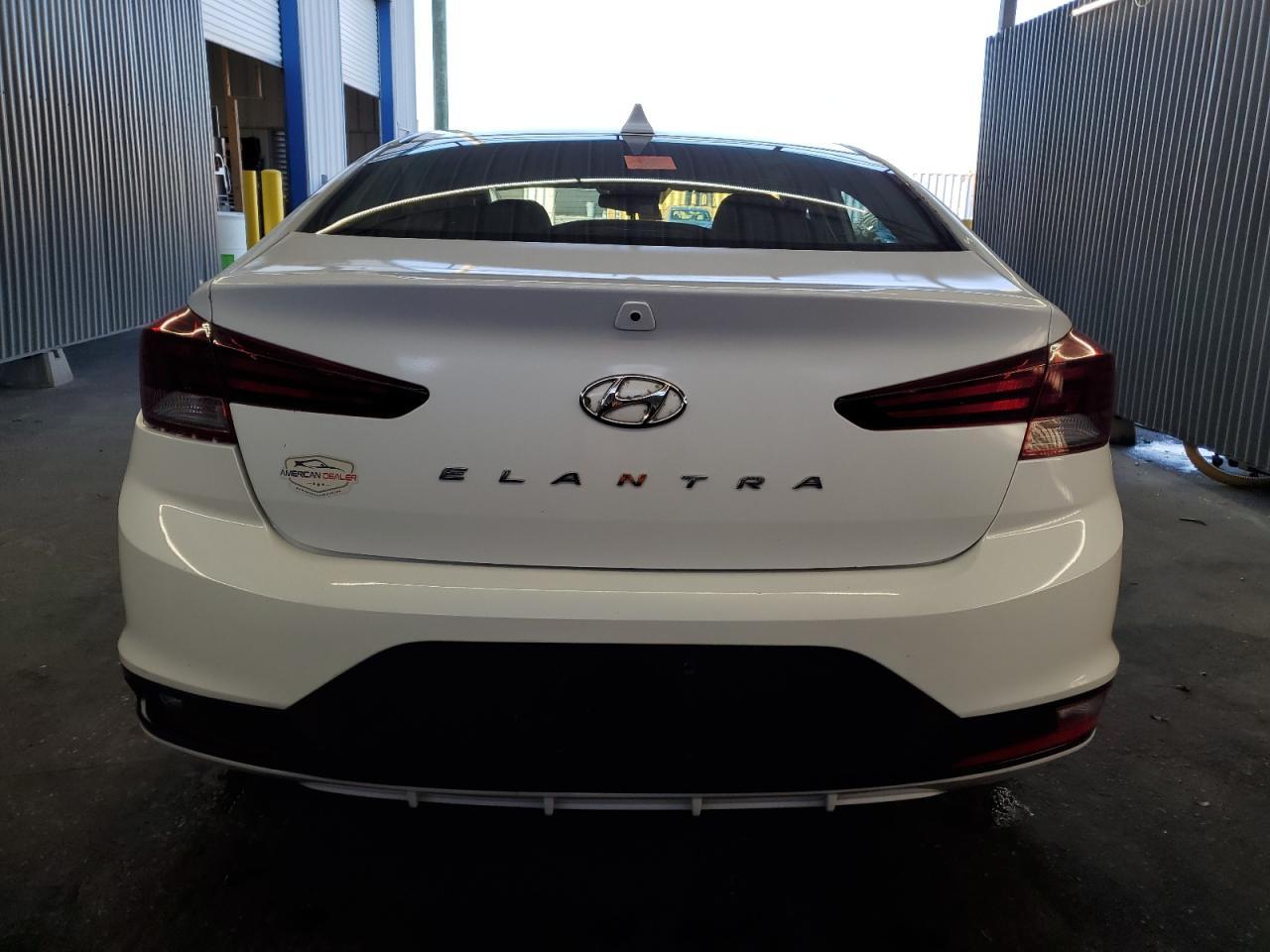 2019 Hyundai Elantra Sel - Фото 6