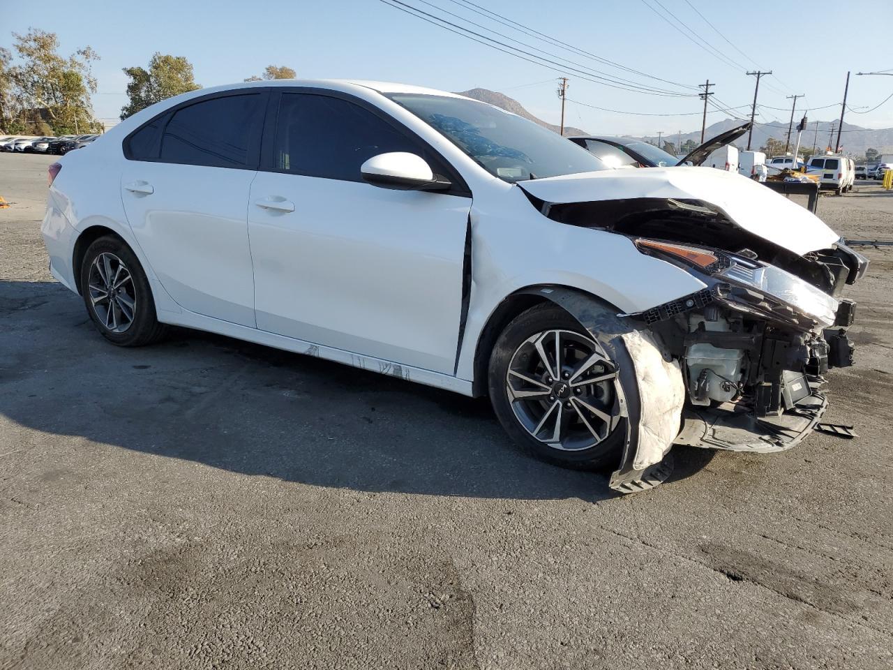 2023 Kia Forte Lx - Фото 4