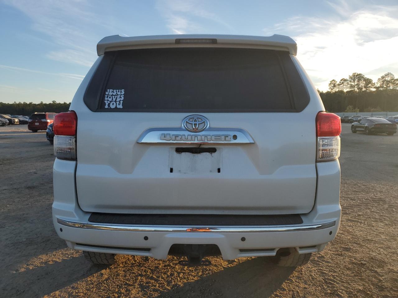 2012 Toyota 4Runner Sr5 - Image 6
