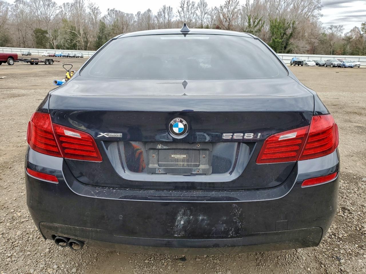 2015 BMW 528 Xi - Image 6