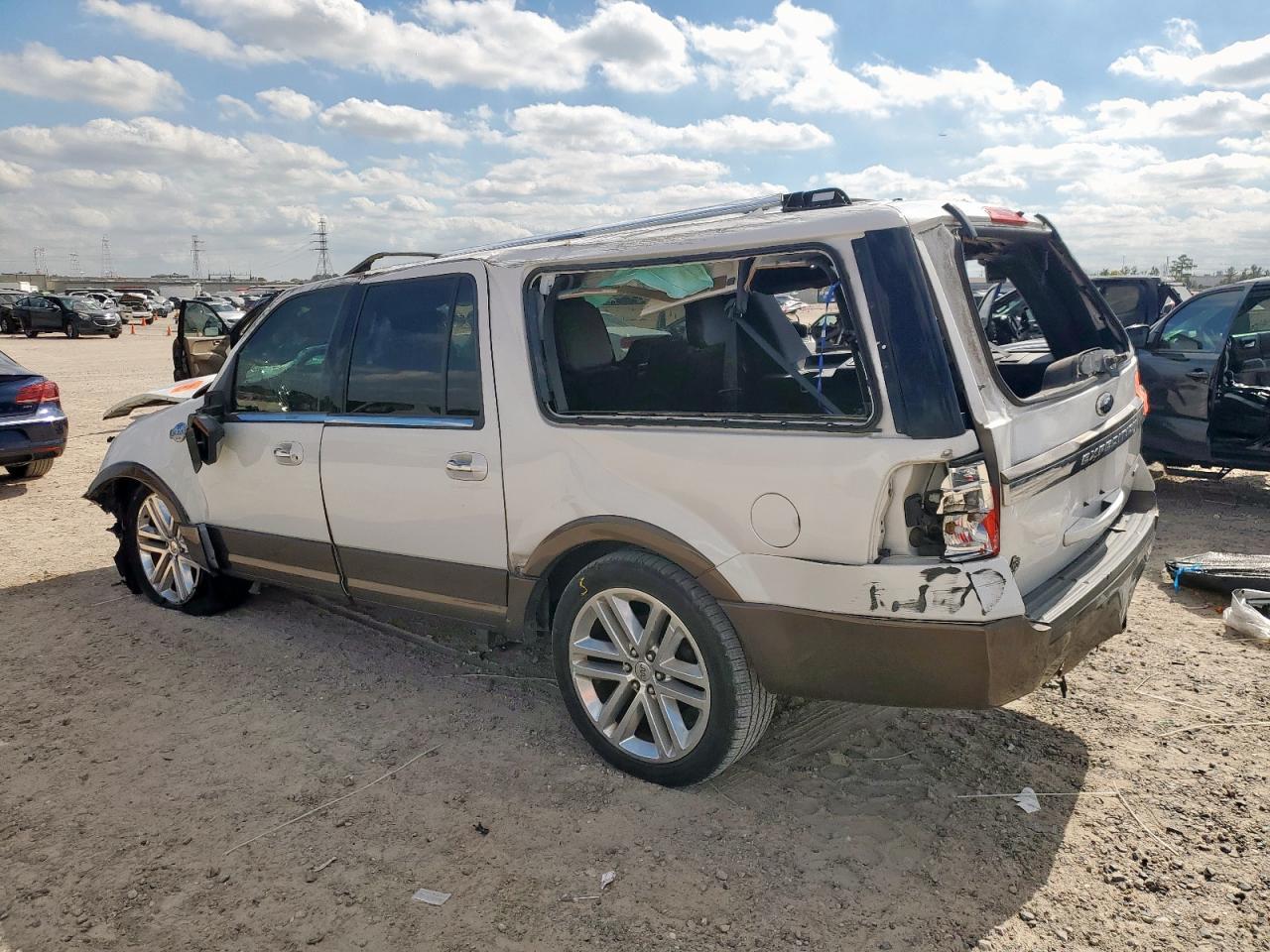 2016 Ford Expedition El Xlt - Image 2