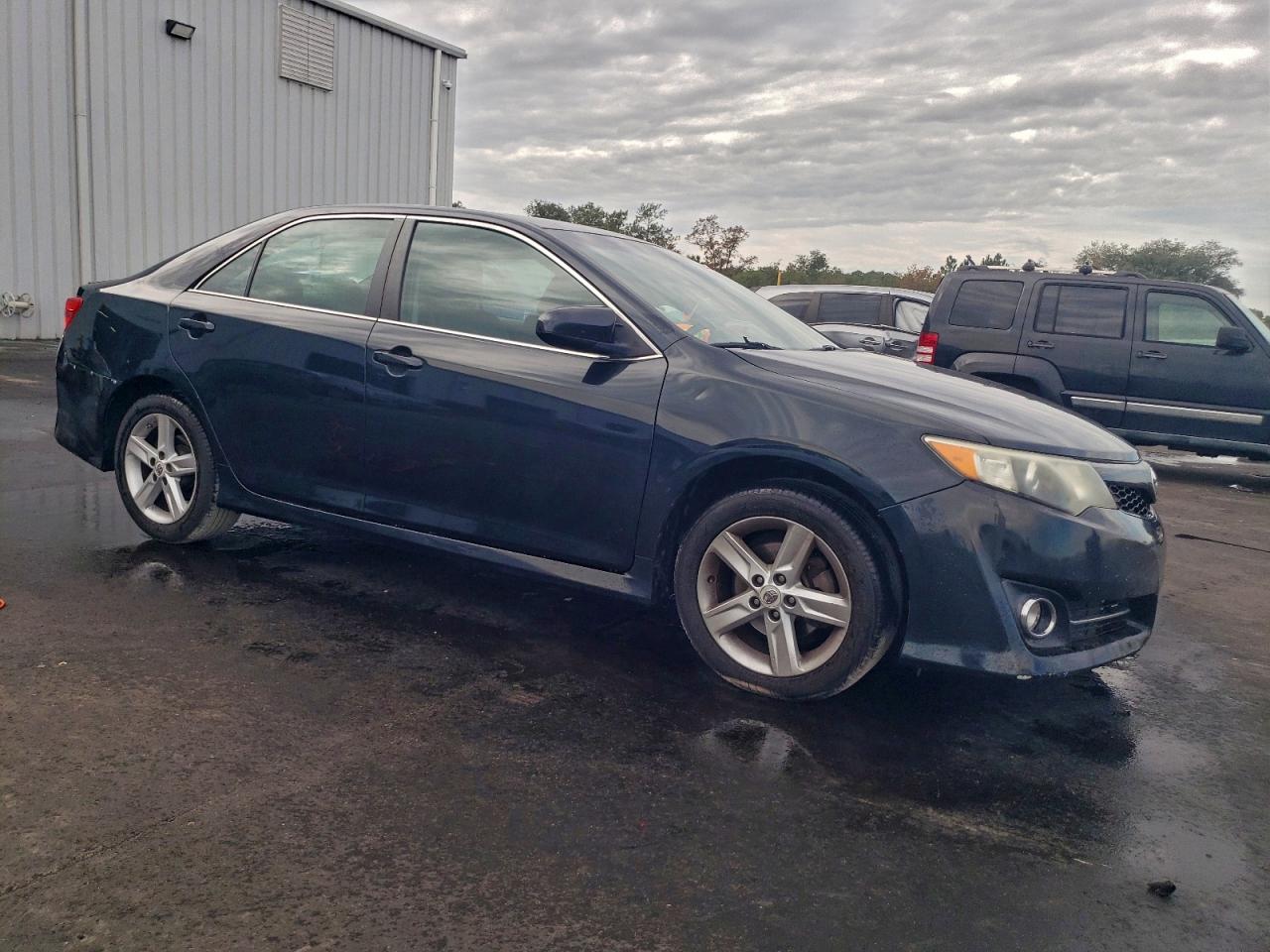 2012 Toyota Camry - Image 4