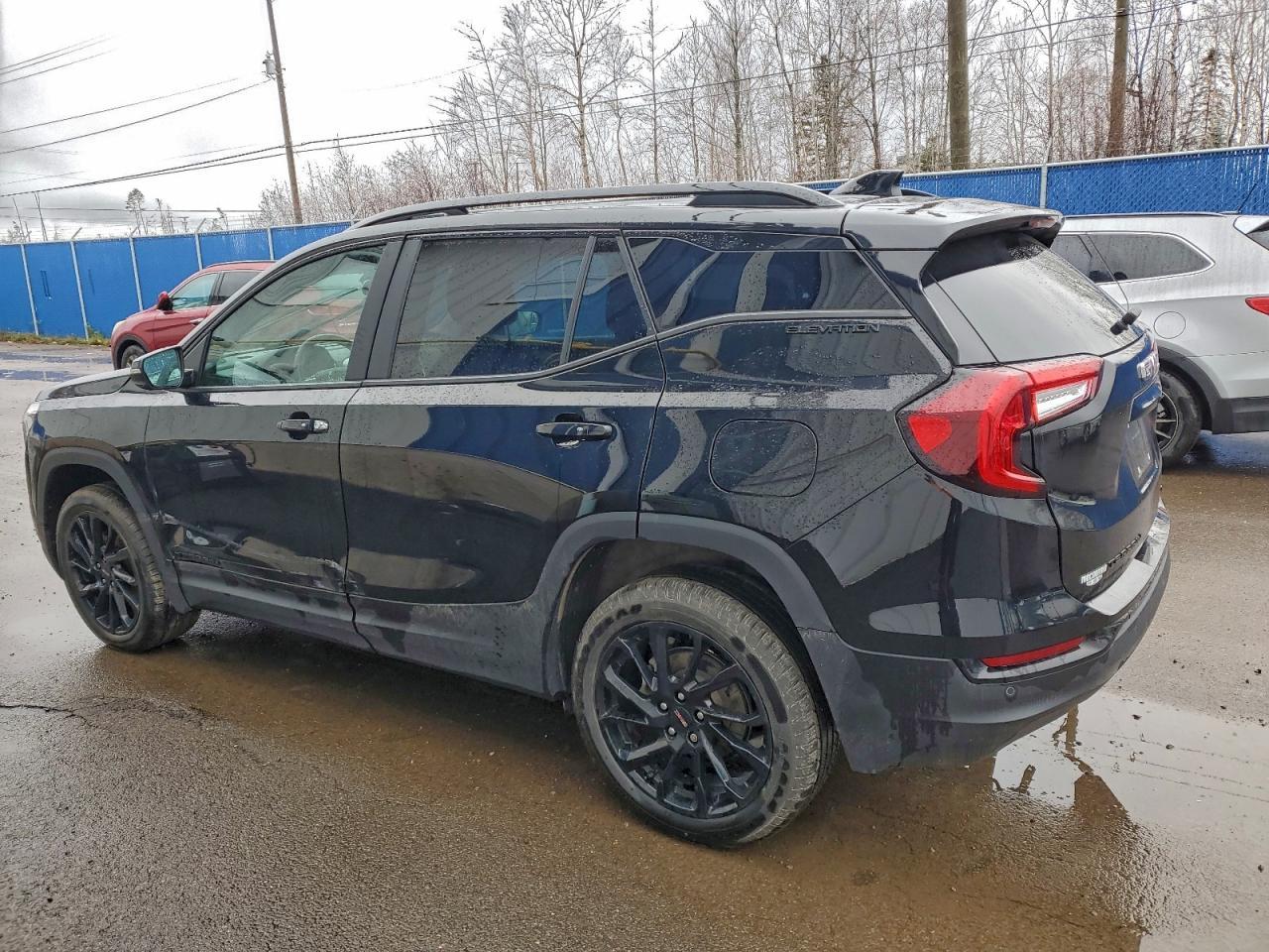 2023 GMC Terrain Sle - Image 2