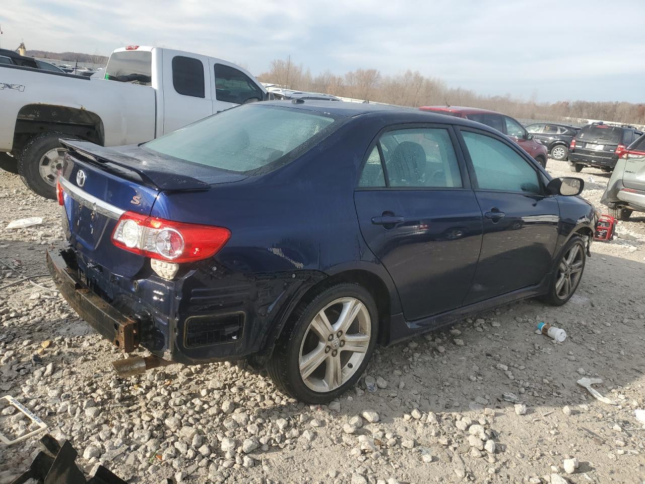 2013 Toyota Corolla Base - Фото 3