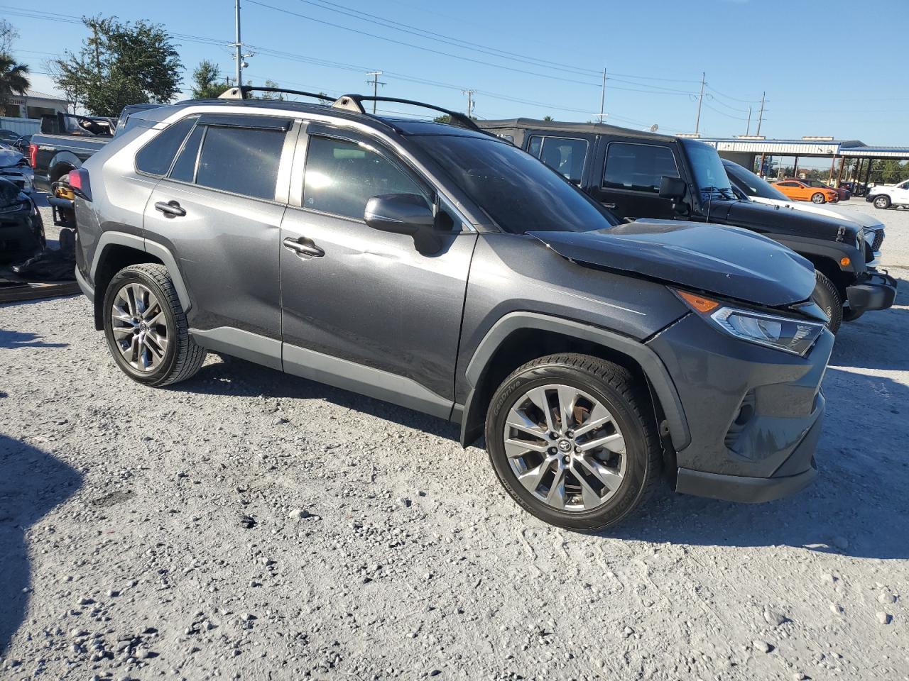 2019 Toyota Rav4 Xle Premium - Image 4
