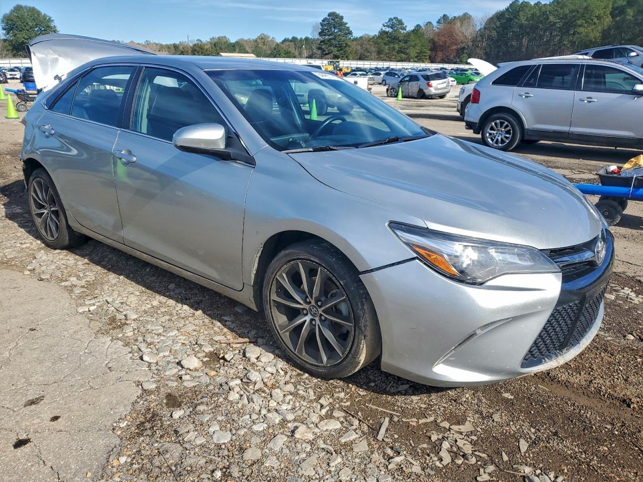 2015 Toyota Camry Le - Фото 4