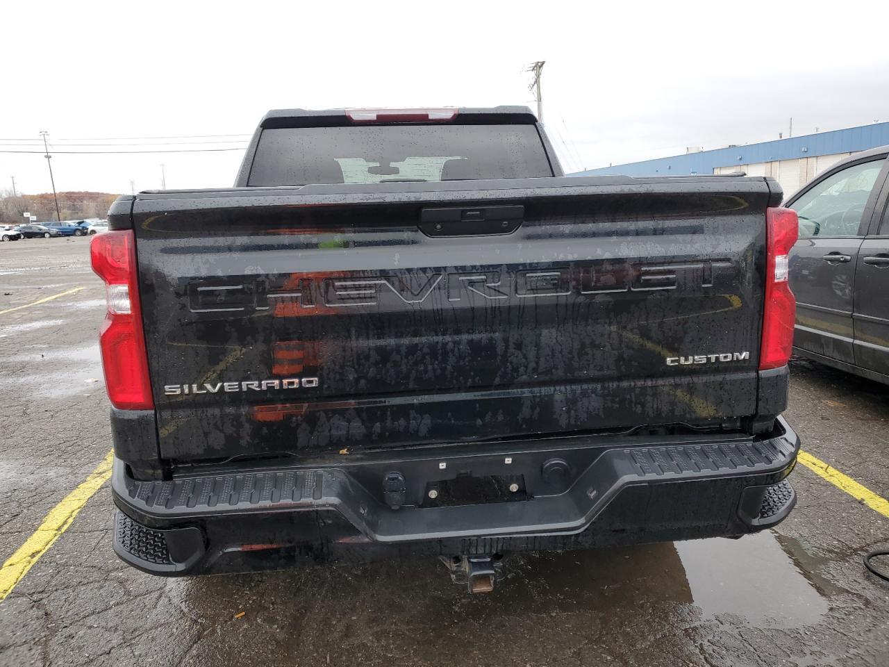 2021 Chevrolet Silverado K1500 Custom - Фото 6