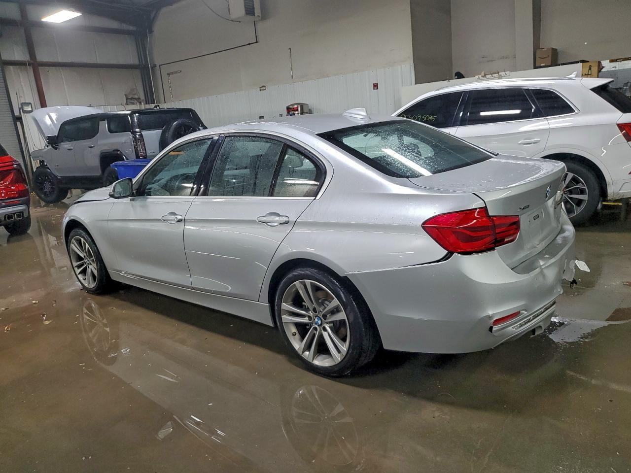 2018 BMW 330 Xi - Фото 2