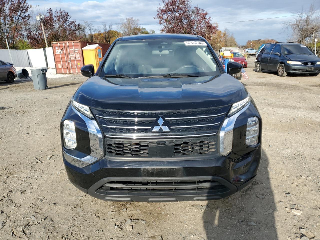 2022 Mitsubishi Outlander Es - Image 5