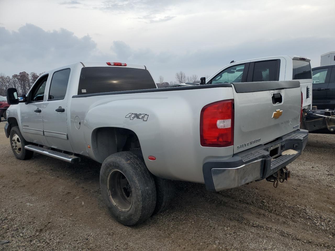 2014 Chevrolet Silverado K3500 Lt - Фото 2
