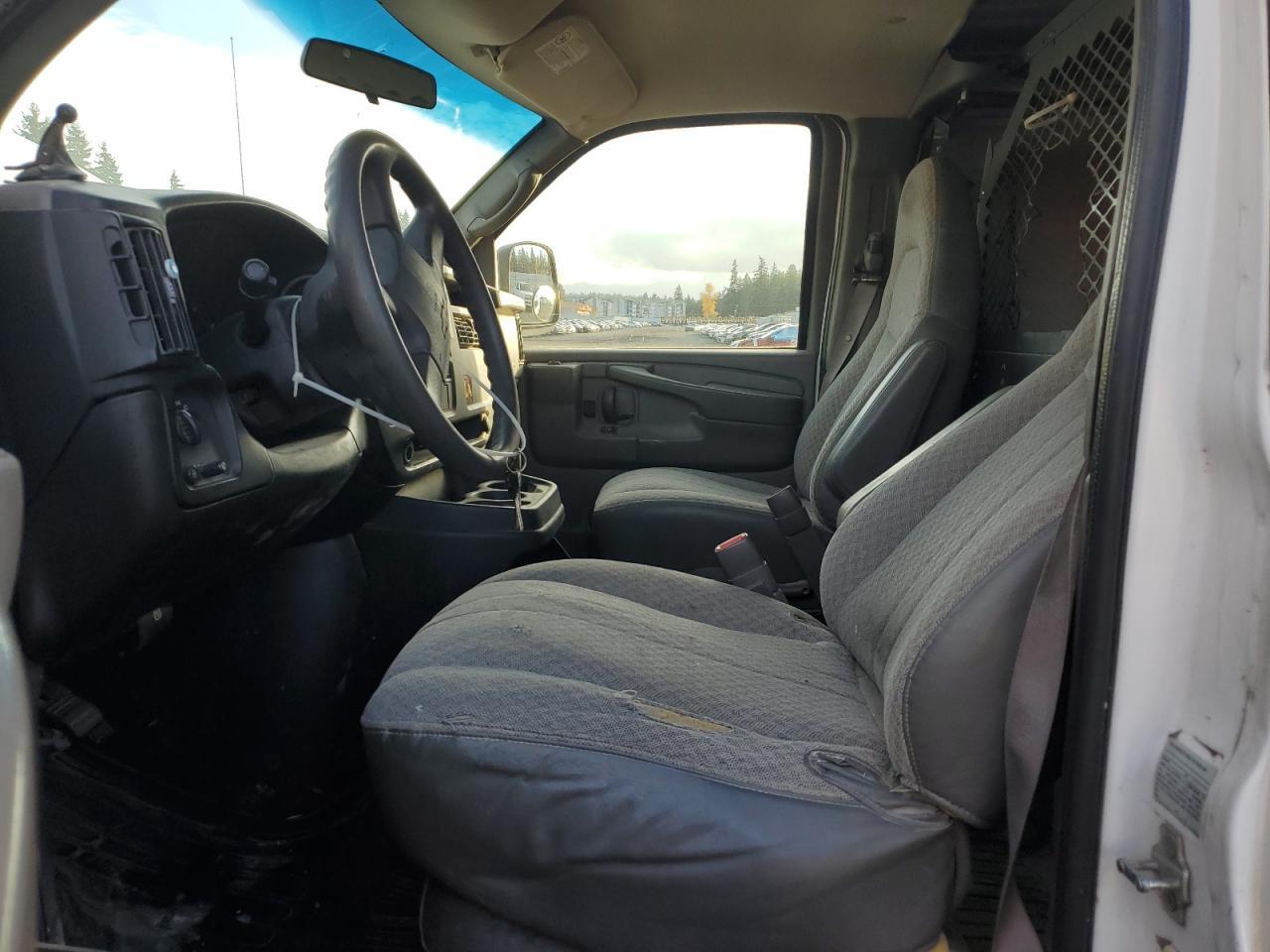 2007 Chevrolet Express G2500 - Image 7