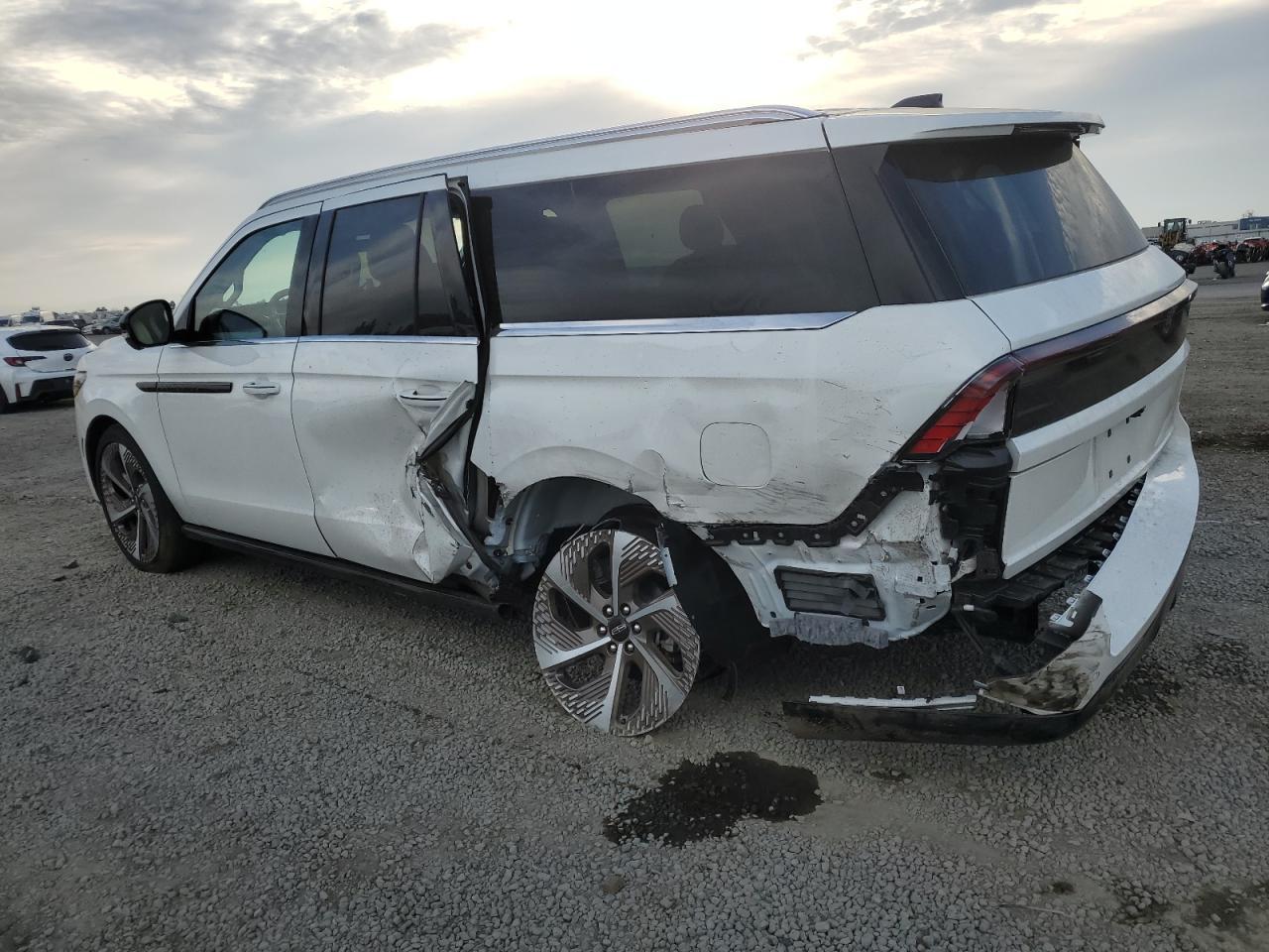 2025 Lincoln Navigator L Black Label - Image 2