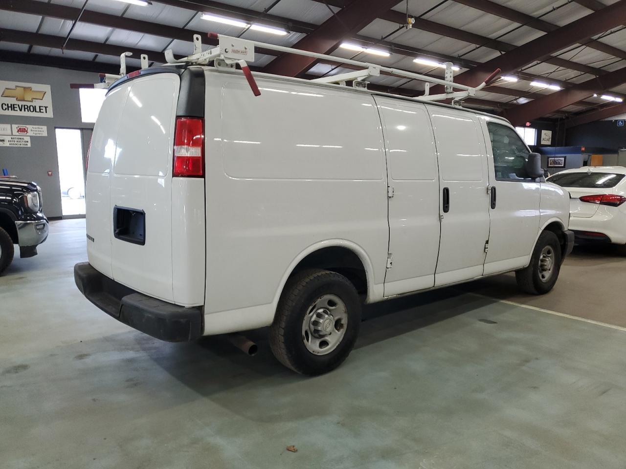 2019 Chevrolet Express G2500 - Фото 3