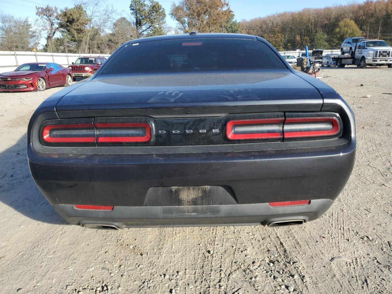 2017 Dodge Challenger Sxt - Image 6