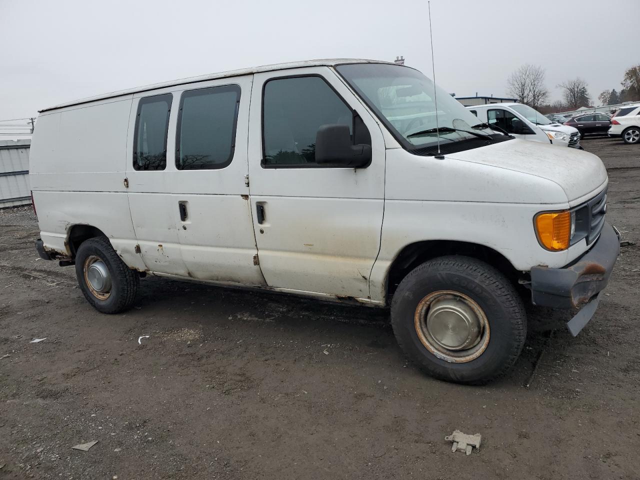 2003 Ford E250 Delivery Van - Image 4