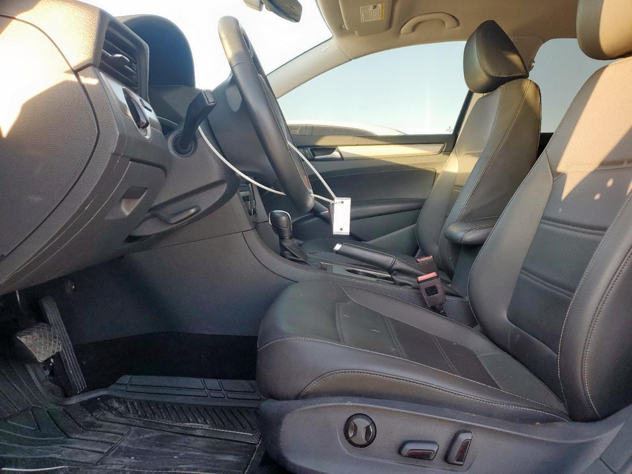 2022 Volkswagen Passat Se - Image 7