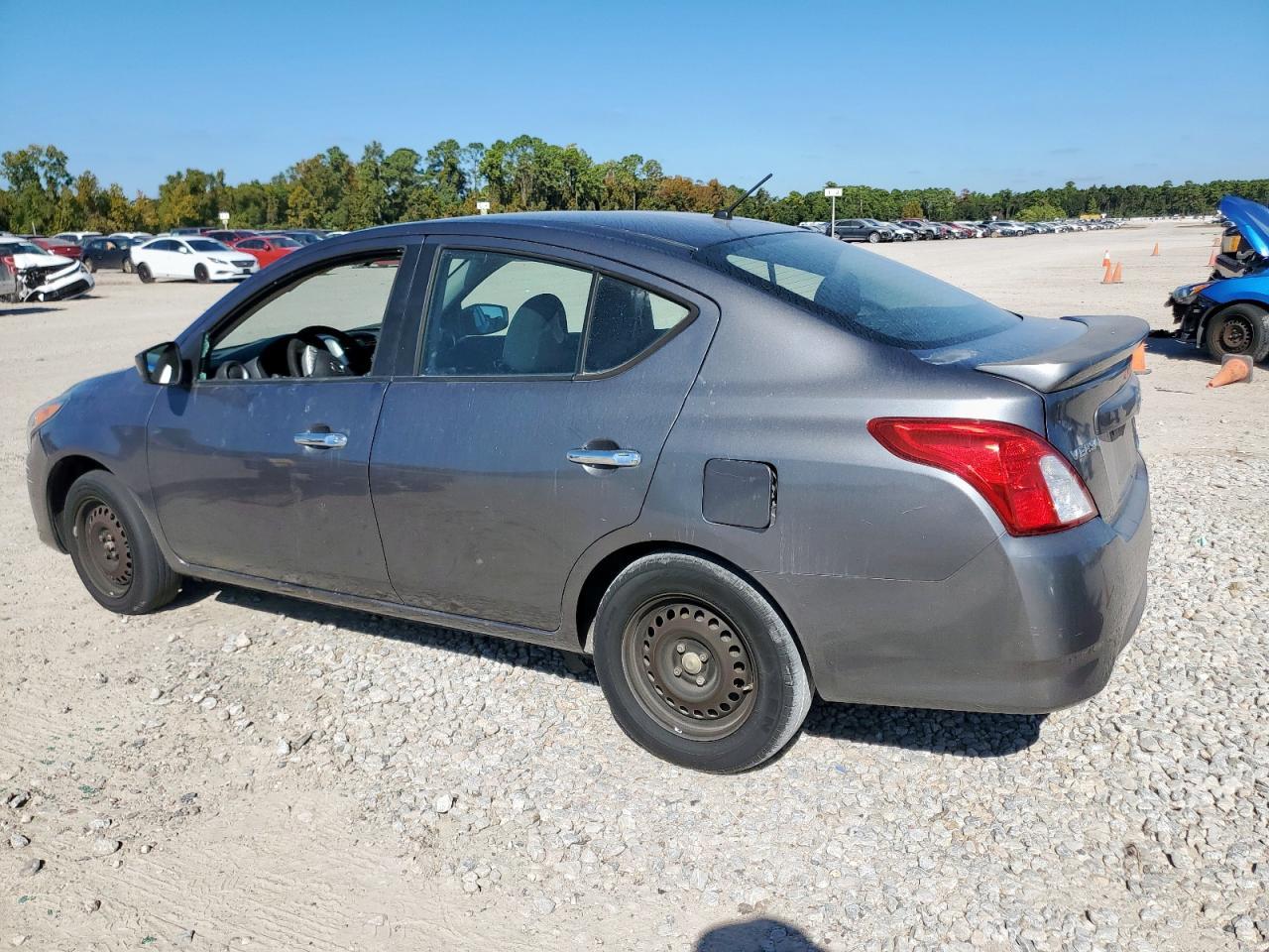 2016 Nissan Versa 1.6 - Фото 2