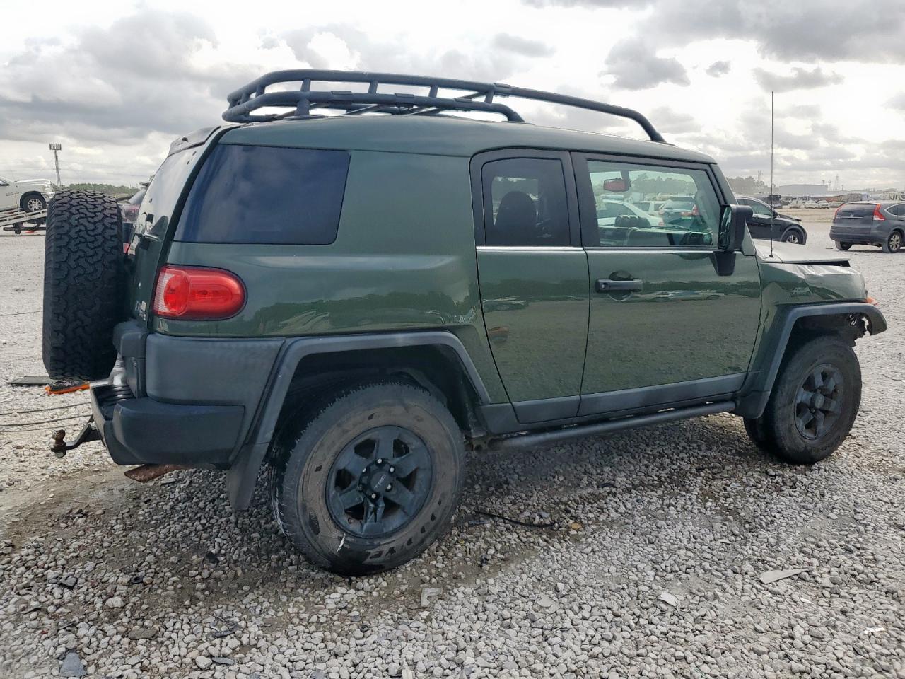 2011 Toyota Fj Cruiser - Image 3