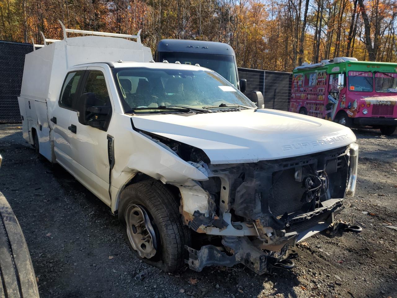 2022 Ford F350 Super Duty - Фото 4