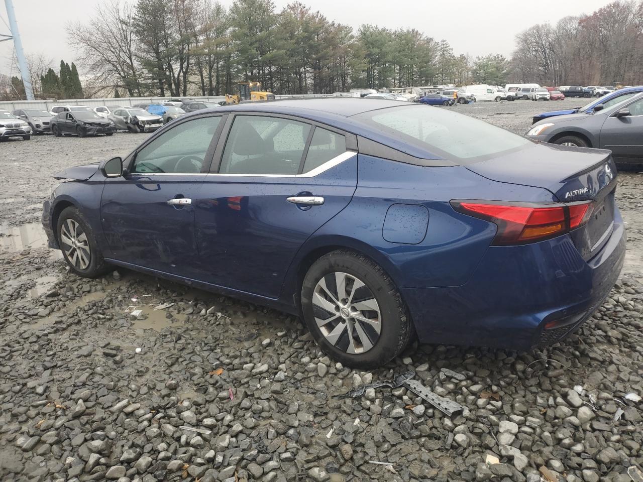 2021 Nissan Altima S - Фото 2