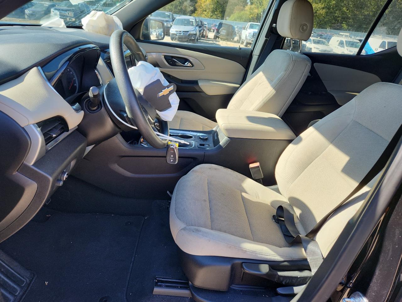 2022 Chevrolet Traverse Ls - Image 7