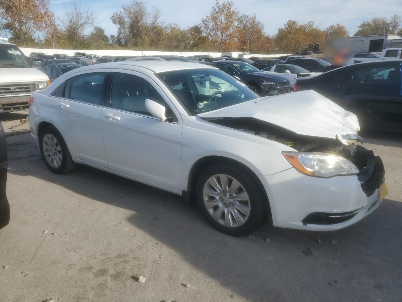 2013 Chrysler 200 Lx - Image 4