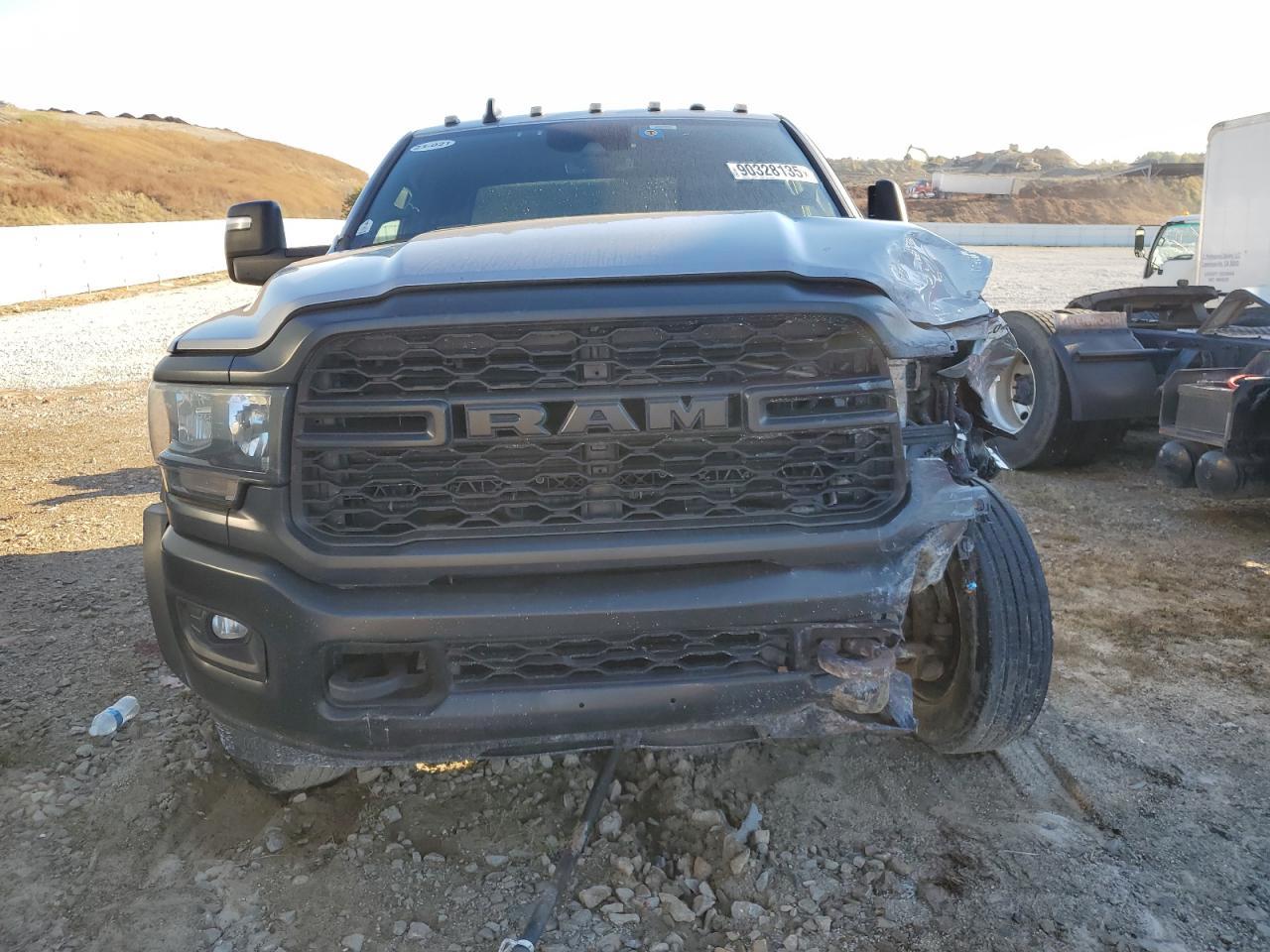 2023 Ram 4500 Truck Cab And Chassis - Фото 5